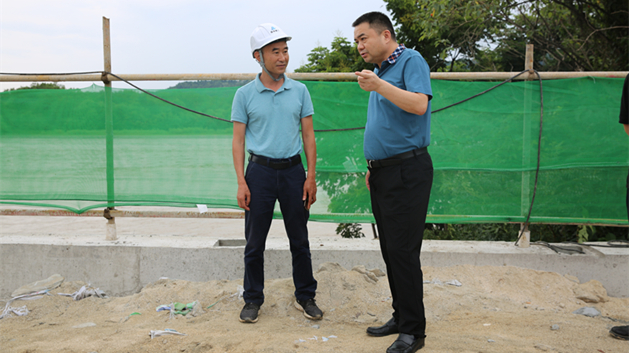 集團黨委書記、董事長肖林督導檢查南山路道路及排水補短板工程項目防汛情況